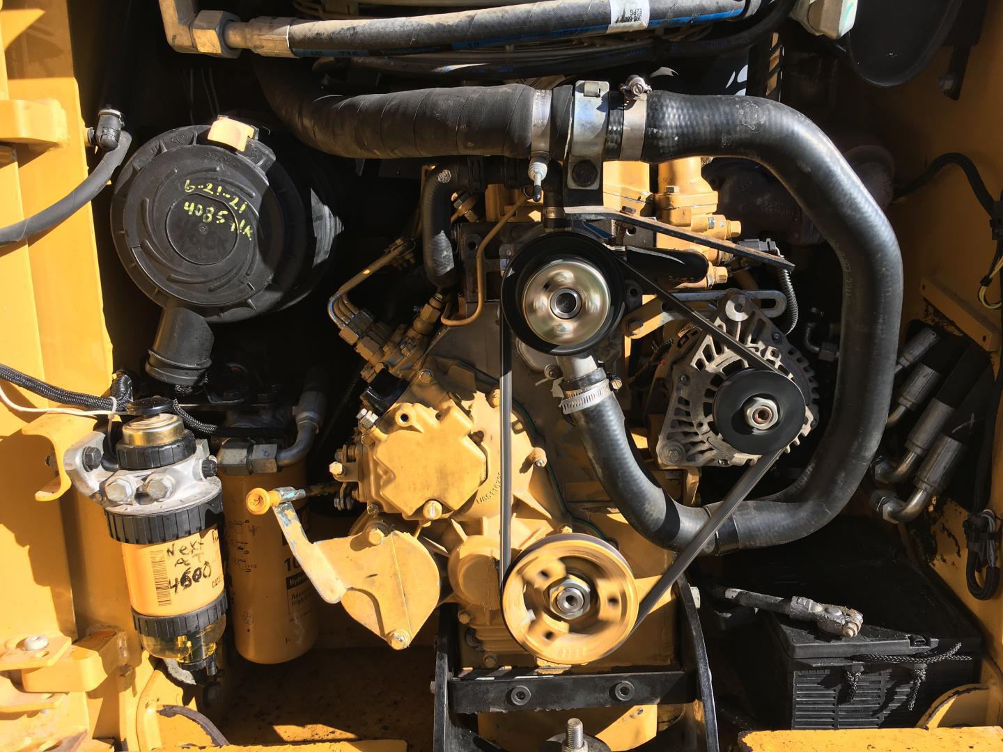 ./imagenes/INVOICE/2019/16885/MINICARGADOR CATERPILLAR 226B3 (2).JPG